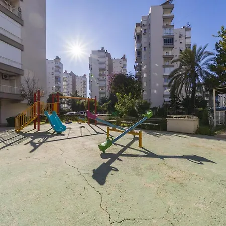 Centrally Located Cozy Studio Flat In Muratpasa *